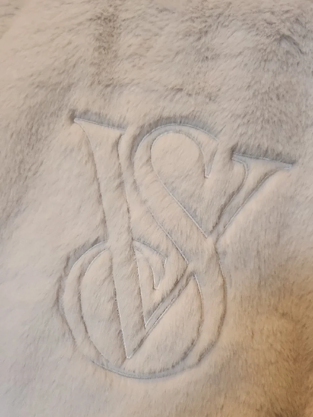 Victorias Secret Faux-Fur Tote Bag in Cream with Embossed VS Logo. Big!